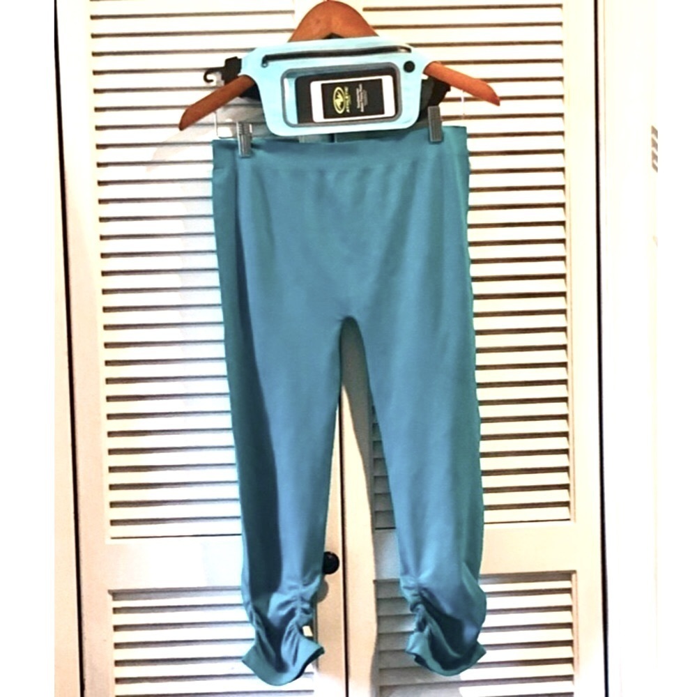 NWOT Charlie Paige Leggings & Fanny pack L/XL